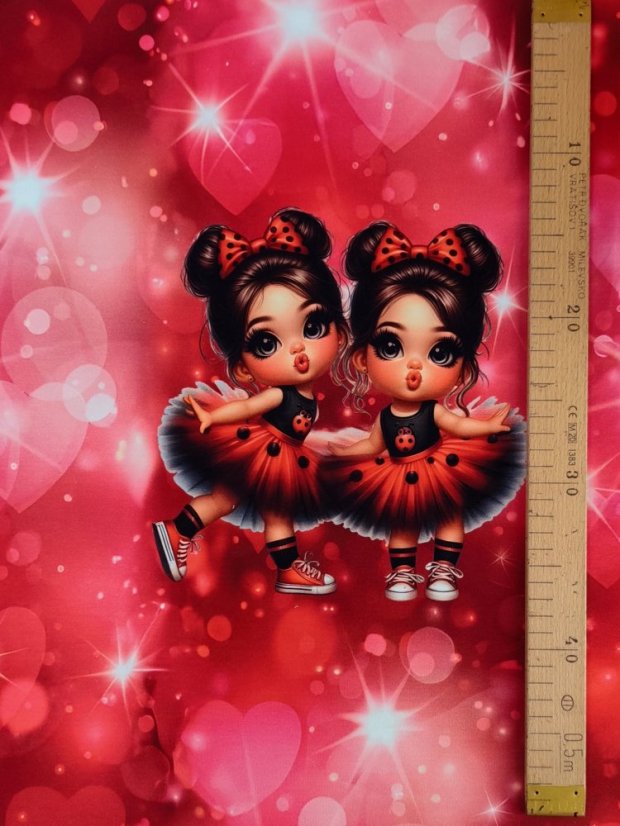 Teplákovina nepočesaná- Dievčatá v červenom