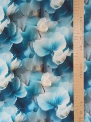 Hodvábne - modrozelené a biele kvety